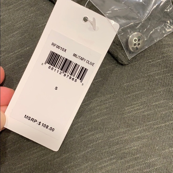 Splendid Collared Short Sleeve Button-Down Top NWT - Picture 3 of 7